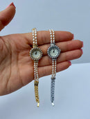 Clara – Elegante Uhr mit Perlendetails und verstellbaren Armbändern