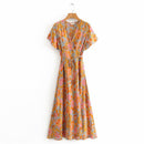 Samira – Maxikleid mit Flatterärmeln und durchgehendem Blumenmuster
