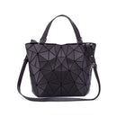 Vera – Moderne Tragetasche mit skulpturalem Muster und bequemem Riemen