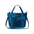 Vera – Moderne Tragetasche mit skulpturalem Muster und bequemem Riemen