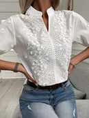 Luise - V Ausschnitt Top mit floralem Muster und Stickerei Halbarm