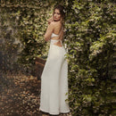 Alina – Eleganter rückenfreier Jumpsuit mit V Ausschnitt und Spaghettiträgern