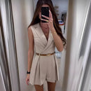 Lina – Modischer ärmelloser Jumpsuit mit Reverskragen und schmaler Passform
