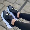 Sybil - Bequeme Sneakers mit rutschfester dicker Sohle und Streifen
