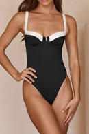 Lena – Slim Fit Badeanzug mit breiten Trägern und rückenfreiem Entwerfen