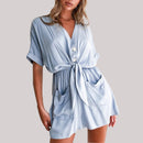 Julia – Eleganter V Ausschnitt Jumpsuit mit Knopfleiste und Bindegürtel