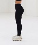 Luise – Leichte Leggings mit hohem Bund und figurformenden Einzelheiten