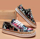 Thalina - Bequeme Schuhe mit floralem Muster und rutschfester Sohle