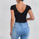 Trude - Bodysuit mit tiefem V Ausschnitt aus Spitze und kurzen Ärmeln
