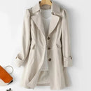 Carla - Warmer langärmeliger Trenchcoat mit Reverskragen und Knopfversch