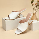 Lina – Offene Schuhe mit geformtem Absatz und Slip-on-Design