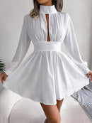 Lisenne - Modisches Langarm Minikleid mit hohem Kragen und Gürteldetail