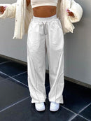 Lena – Moderne Cargohose mit weitem Bein und verstellbarem Bund