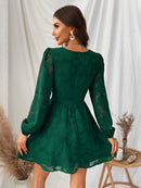 Wendi - Luxuriöses Minikleid mit V Ausschnitt und langen Ärmeln