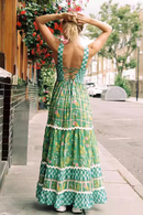 Camila - Lässiges Maxikleid mit quadratischem Ausschnitt und gestuftem Saum