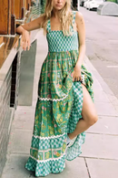 Camila - Lässiges Maxikleid mit quadratischem Ausschnitt und gestuftem Saum