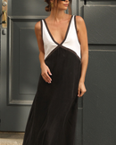 Clara - Lässiges Maxikleid mit V-Ausschnitt und breiten Schulterträgern