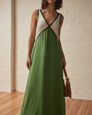 Clara - Lässiges Maxikleid mit V-Ausschnitt und breiten Schulterträgern