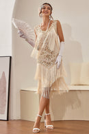 Clara – Elegantes Lagenkleid mit rundem Ausschnitt und fließendem Rock