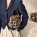 Clara - Leichte Crossbody Tasche mit großem Fassungsvermögen und verstellbarem Riemen