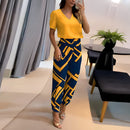 Emma – Zweiteiliges Set mit kurzärmliger Bluse mit V-Ausschnitt und bedruckter Hose