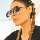 Isla – Stylische Sonnenbrille mit verspiegelten Gläsern und mutigem Rahmendesign