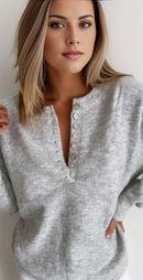 Clara – Langärmliger Strickpullover mit Rundhalsausschnitt
