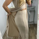 Amara – Vielseitiges Zweiteiler-Set mit ärmellosem RundhalsHemd und Hohe Taille-Hose