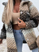 Lana - Modische Strickjacke mit Häkeldetails und Taschen