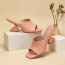 Lina – Offene Schuhe mit geformtem Absatz und Slip-on-Design