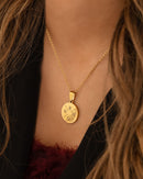 Muttertag – Herzliche Goldkette mit personalisierter Buchstabengravur