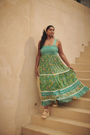 Camila - Lässiges Maxikleid mit quadratischem Ausschnitt und gestuftem Saum