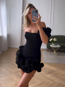 Henni - Lässiges Eine Schulter Minikleid mit hoher Taille und floralem Gestaltung