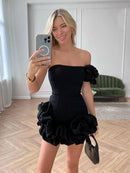 Henni - Lässiges Eine Schulter Minikleid mit hoher Taille und floralem Gestaltung