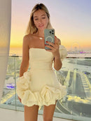 Henni - Lässiges Eine Schulter Minikleid mit hoher Taille und floralem Gestaltung