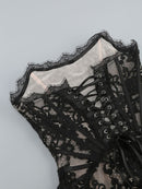 Elara – Trägerloses Korsettkleid mit elegant fließendem Rock
