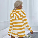 Remi – Lässiges Gestreiftes Zweiteiler Outfit Mit V Ausschnitt