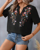 Laura - Elegante Bluse mit Blumenstickerei V Ausschnitt und kurzen Ärmeln