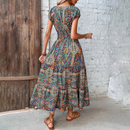Clarissa – Stilvolles bedrucktes Kleid mit V Ausschnitt und lockerer Passform