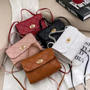 Romy – Großes Fassungsvermögen Handtasche mit Streifendesign und verstellbarem Riemen