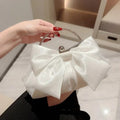 Louisa – Leichte Handtasche mit elegantem Schleifen Entwerfen und Ketten Schultergurt