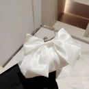 Louisa – Leichte Handtasche mit elegantem Schleifen Entwerfen und Ketten Schultergurt