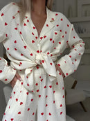 Dora – Elegantes Pyjama Satz mit langen Ärmeln und Herz Ausdrucken
