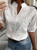 Luise - V Ausschnitt Top mit floralem Muster und Stickerei Halbarm