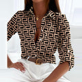 Sophia - Langärmelige Bluse mit Umlegekragen und einzigartigem Druckdesign